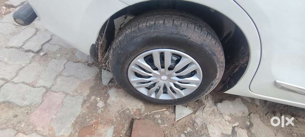 Maruti Suzuki Dzire 1.2 Vxi, 2023, Petrol