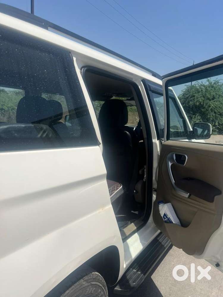 Mahindra Tuv 300 2018 Diesel Well Maintained