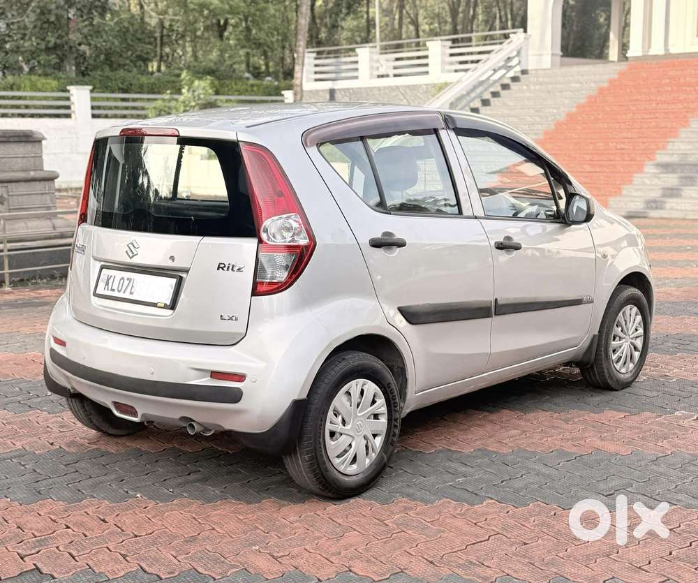 Maruti Suzuki Ritz Lxi, 2011, Petrol