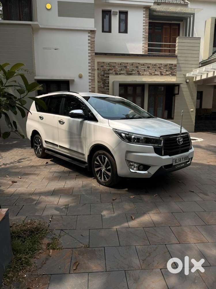 Toyota Innova Crysta 2023
