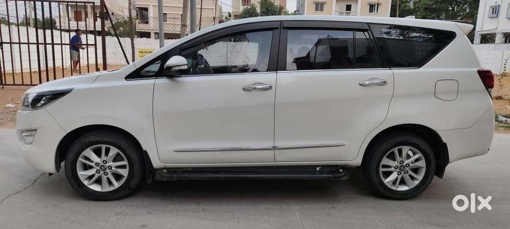 Toyota Innova Crysta 2.4 V 7 Str, 2016, Diesel