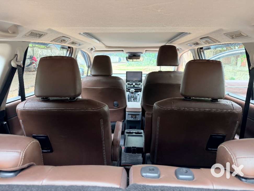 Toyota Innova Hycross 2.0 Zx (o) Hybrid 7 Str, 2024, Petrol
