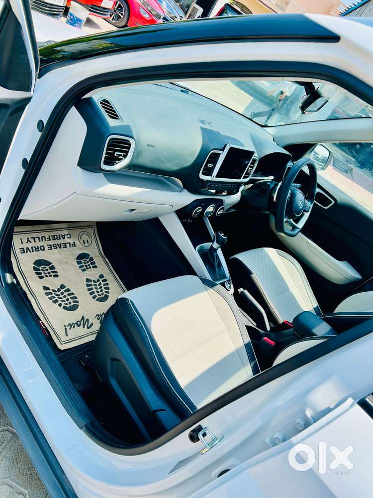 Hyundai Venue 1.0 Sx (o) Turbo Dct, 2025, Petrol