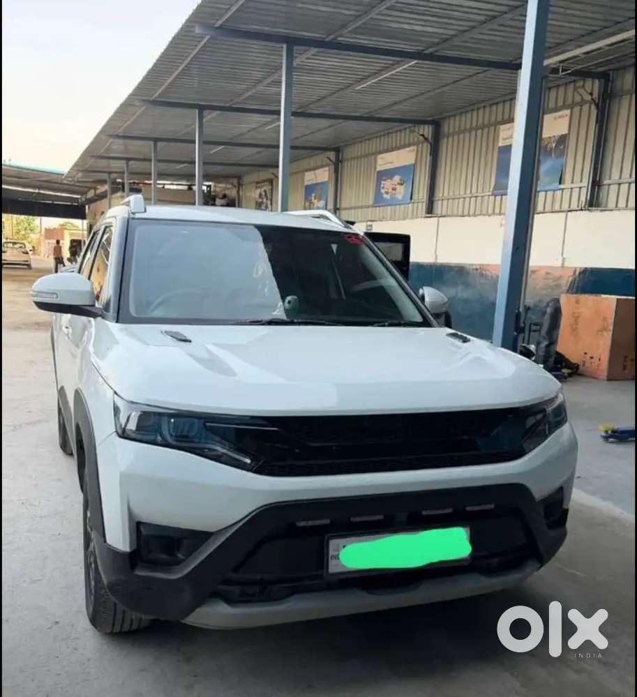 Brezza Zxi Smart Hybrid With Sunroof