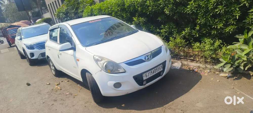 White I20 Asta