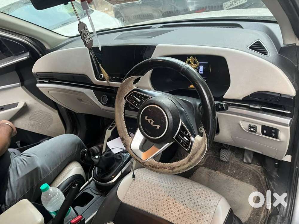 Kia Carens G 1.5 6mt Premium (o) 7-seater, 2022, Cng & Hybrids