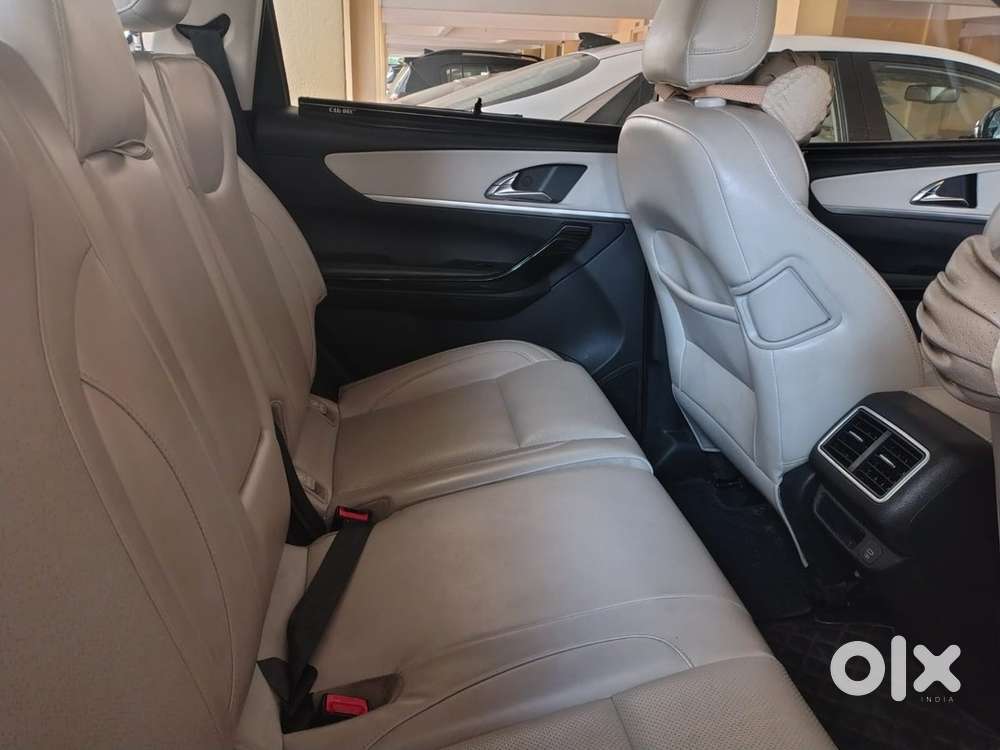 Mahindra Xuv700 Petrol 2023