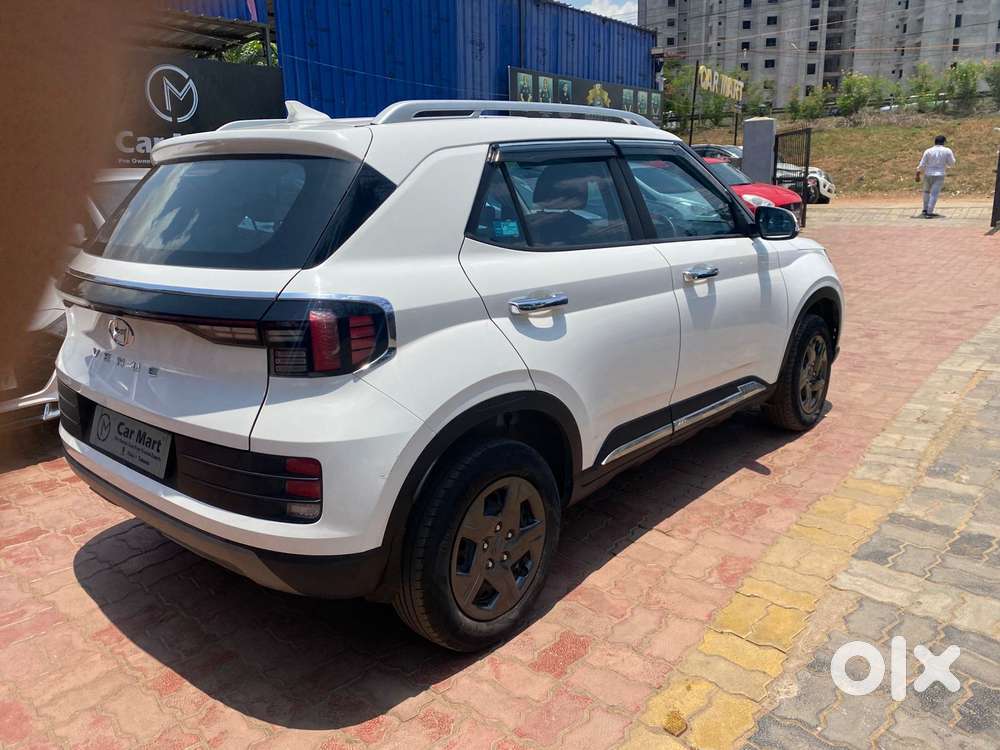 Hyundai Venue, 2023, Petrol