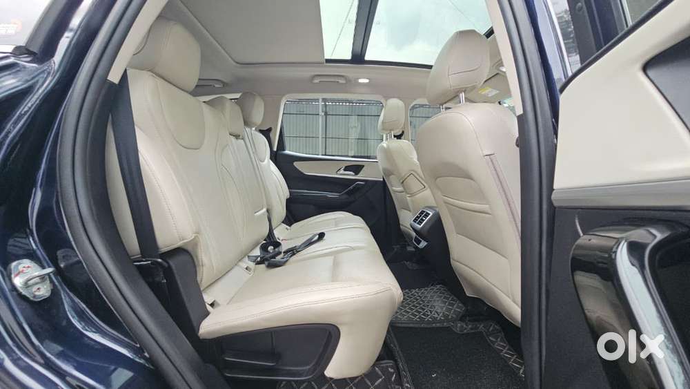 Mahindra Xuv700 2.2 Ax 7 Diesel At Luxury Pack Str Awd, 2023, Diesel