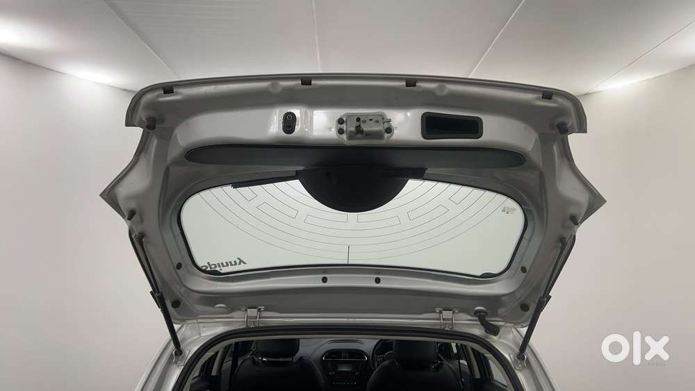 Tata Tiago Xza, 2018, Petrol