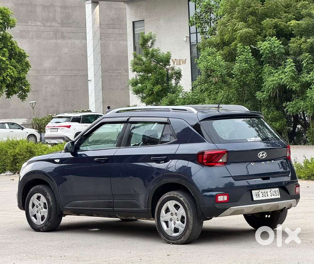Hyundai Venue 1.2 S (o), 2021, Petrol