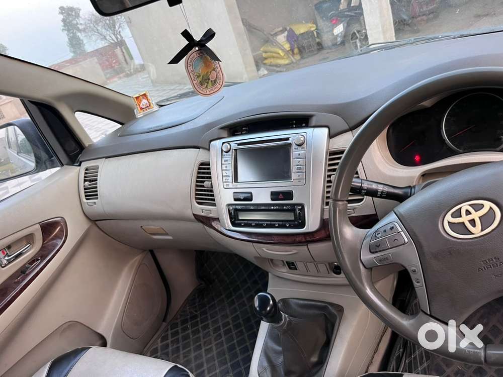 Toyota Innova Diesel 2014