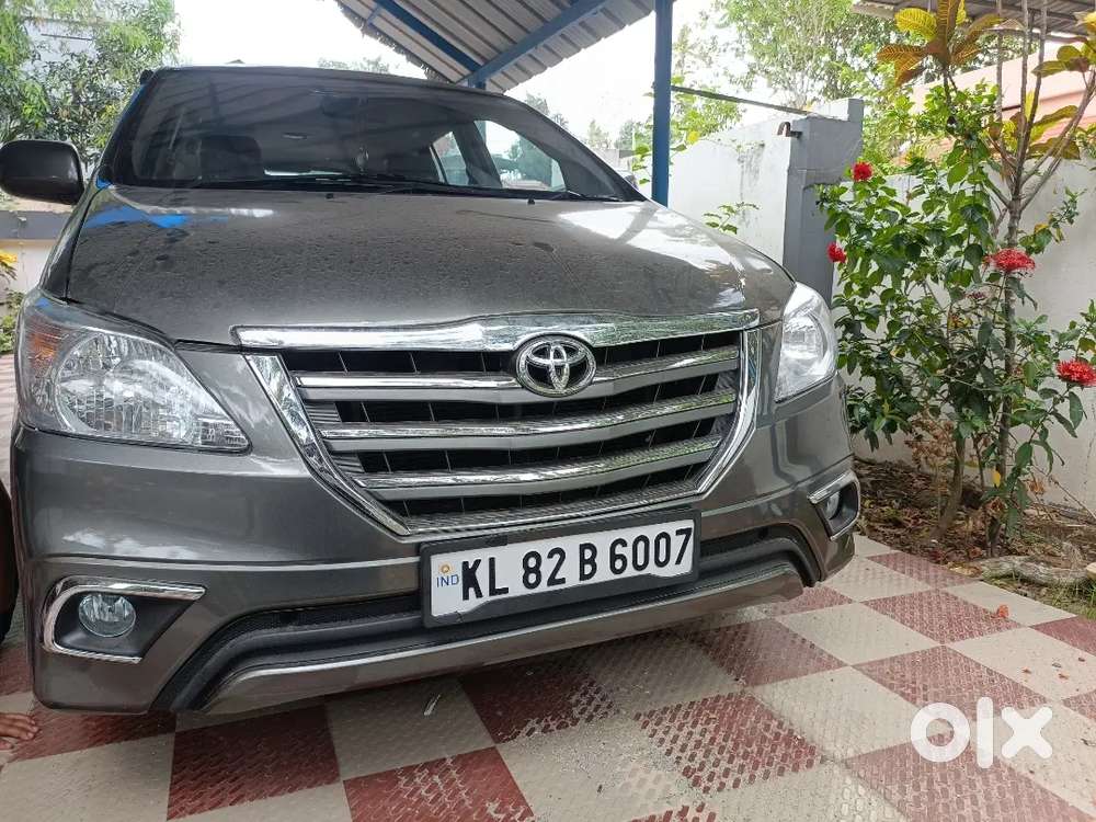 Toyota Innova 2012