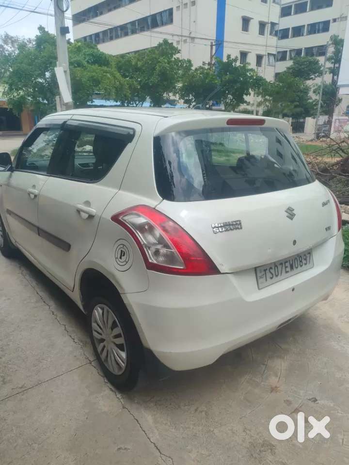 Maruti Suzuki Swift Vxi 1.2 Abs Bs-iv, 2015, Petrol