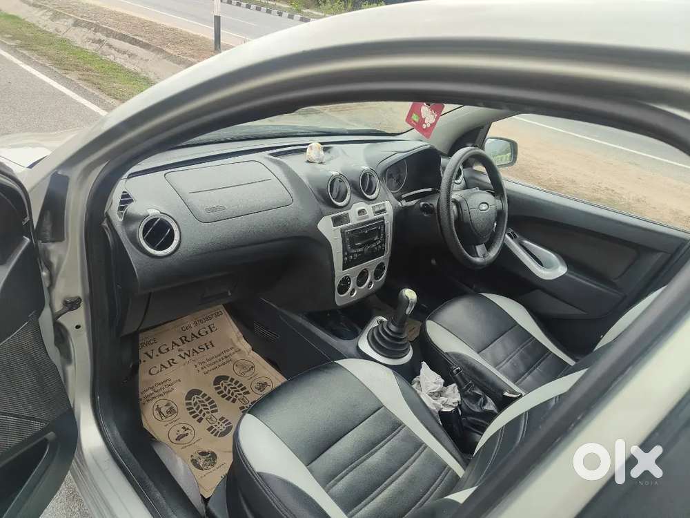 Ford Figo 1.4 Titanium 2011