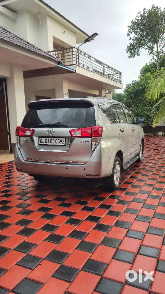 Toyota Innova Crysta Original Kerala 2017 Showroom Service