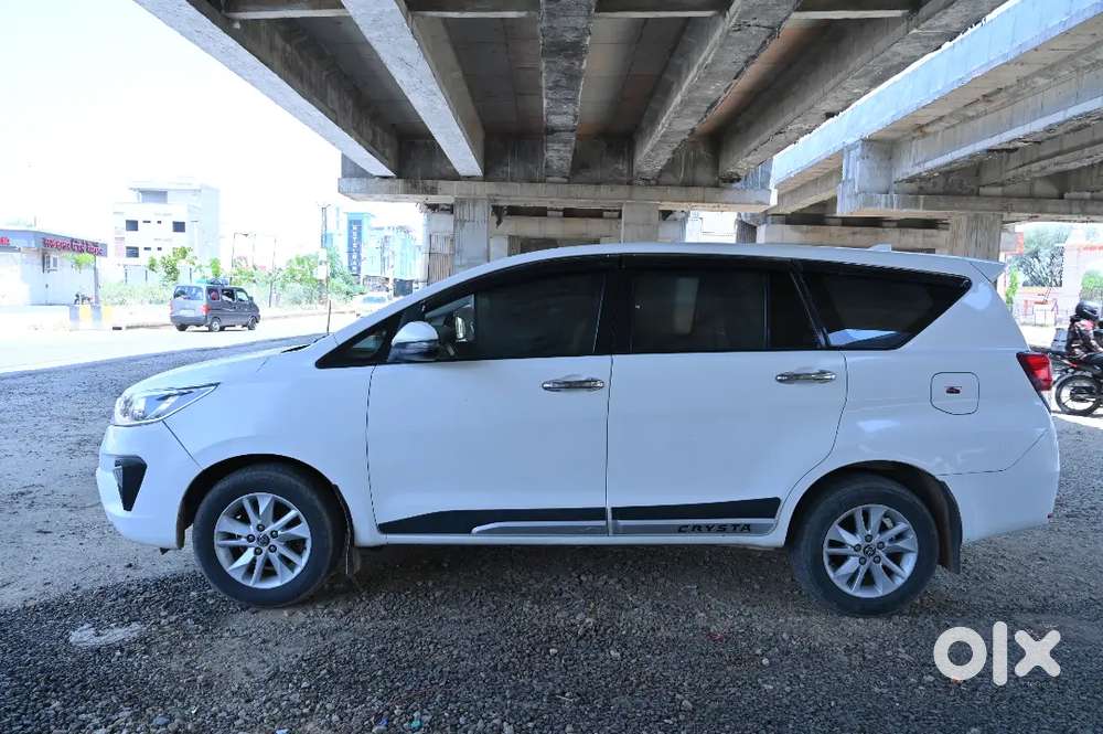 Toyota Innova Crysta 2.4 G