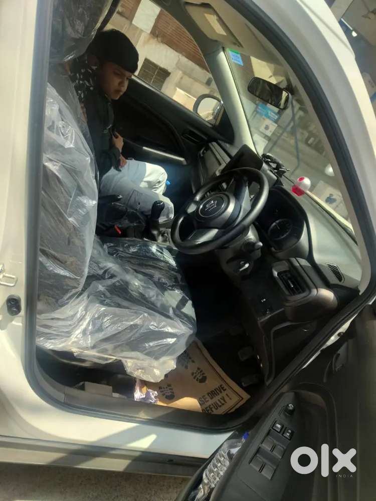 Maruti Brezza Lxi 2026