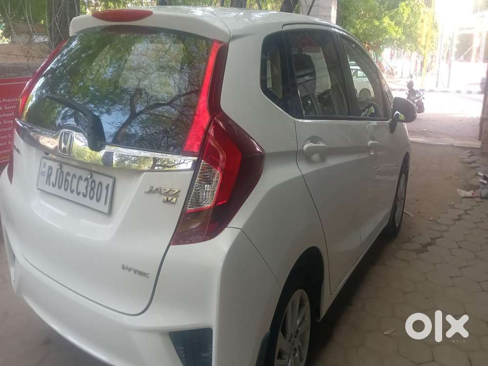 Honda Jazz [2020-2023] 1.2 V I-vtec Mt, 2015, Petrol