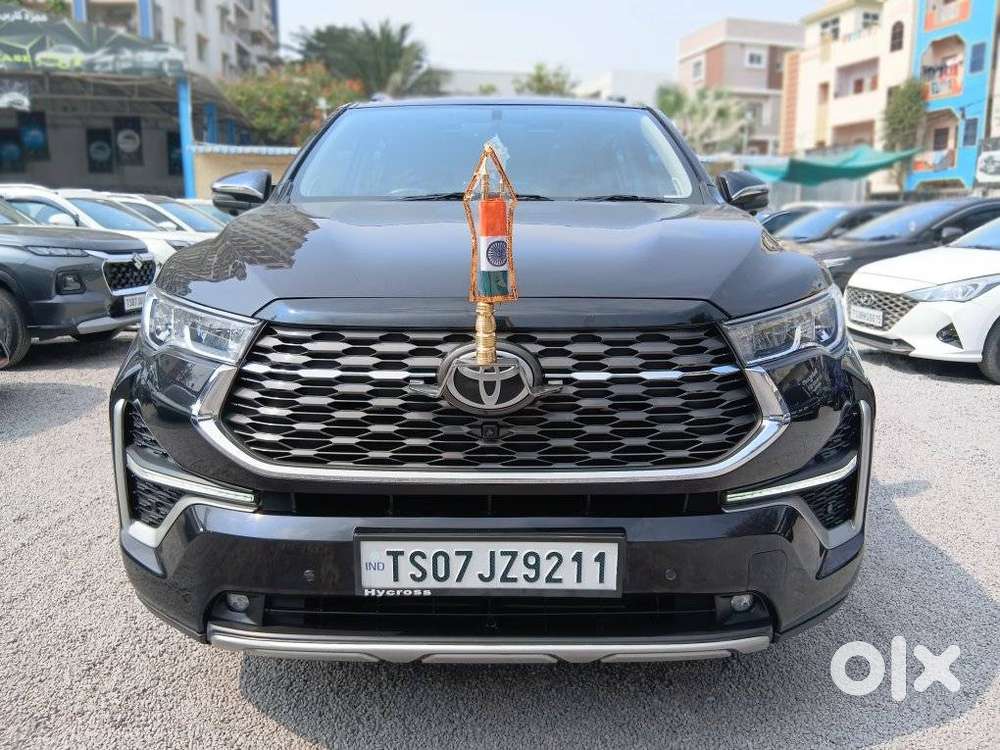 Toyota Innova Hycross 2.0 Zx Hybrid 7 Str, 2023, Petrol