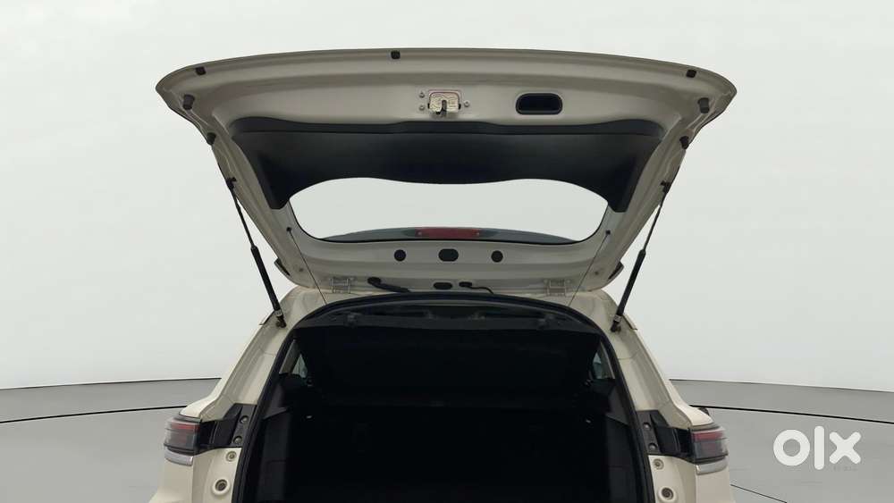 Maruti Suzuki Grand Vitara 1.5 Alpha Plus Intelligent Hybrid Ecvt, 2..