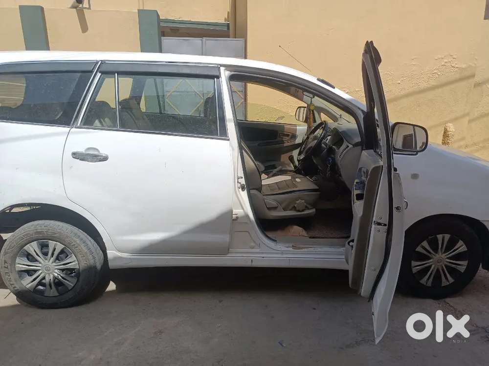 Toyota Innova 2011