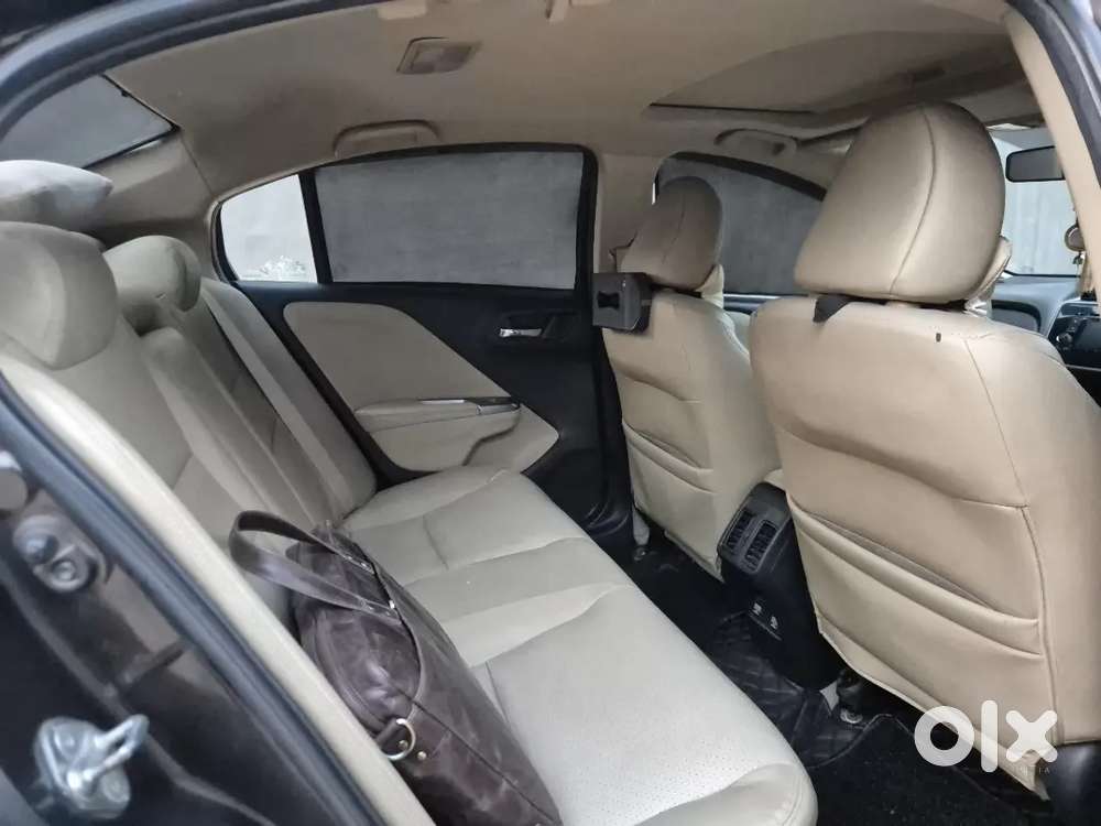 Honda City Vx Cvt Sunroof 
Petrol
Bs4 Norms