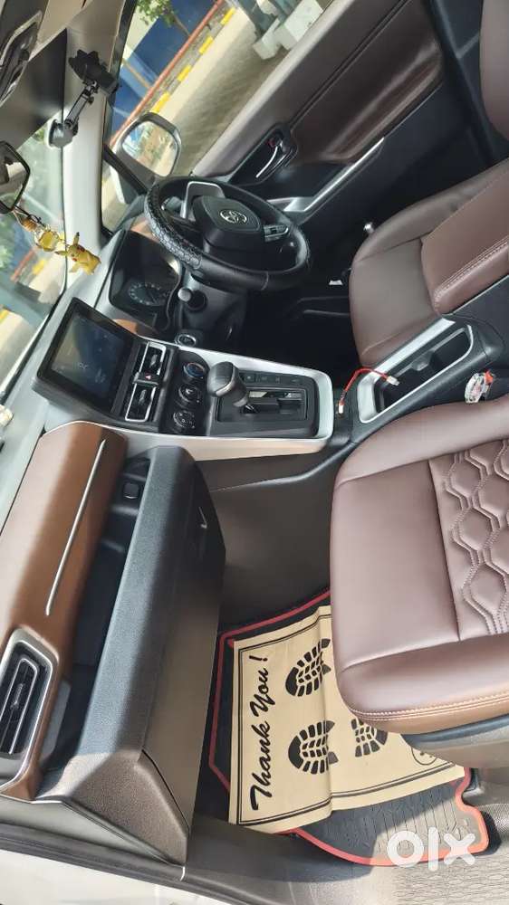 Toyota Innova Hycross 2024