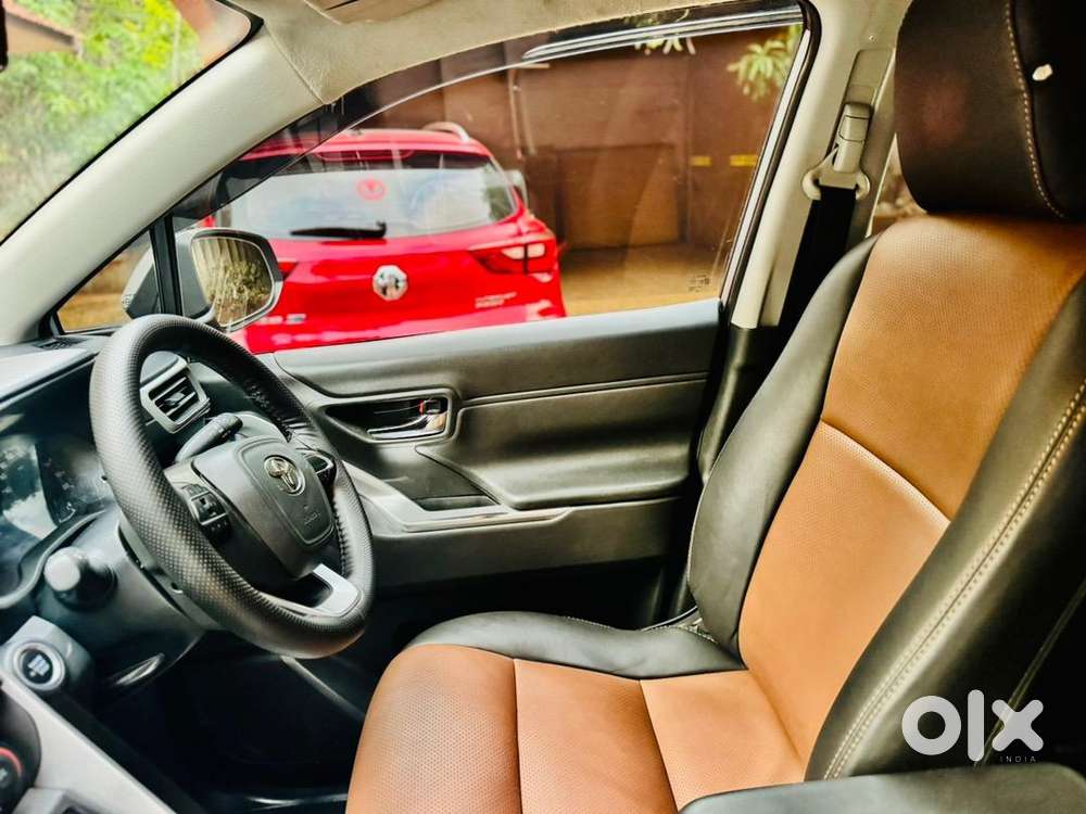 Toyota Innova Hycross 2023 Petrol Well Maintained