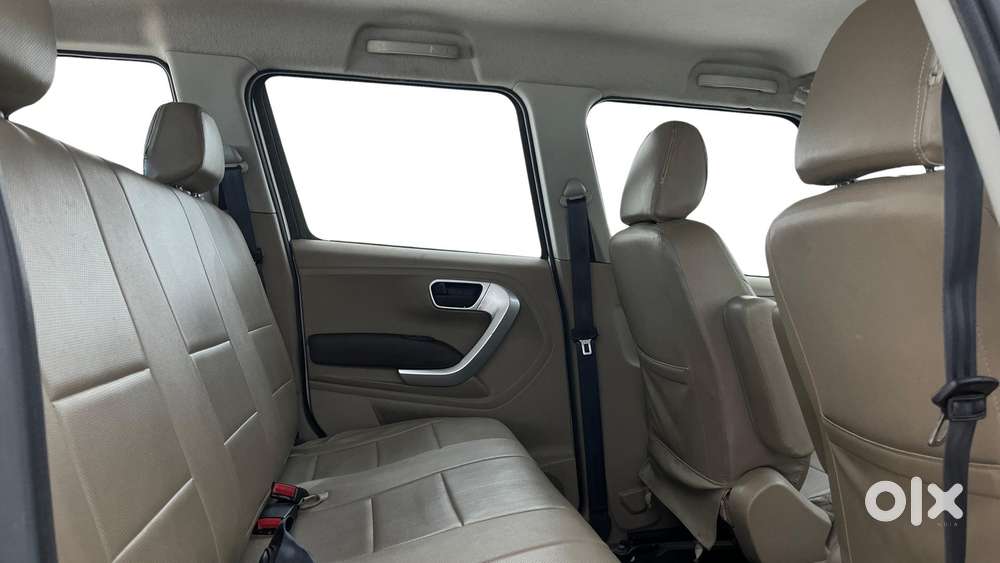 Mahindra Tuv 300 Mhawk100 T8, 2016, Diesel