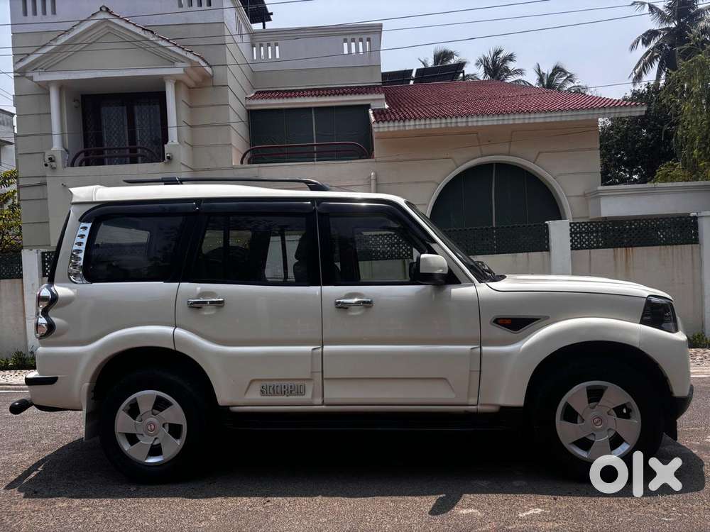 Mahindra Scorpio S6, 2015, Diesel