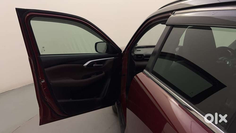 Maruti Suzuki Grand Vitara 1.5 Alpha Smart Hybrid Dual Tone, 2022, P..