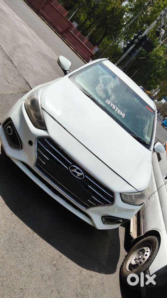 Hyundai Verna 2011 Petrol 100000 Km Driven