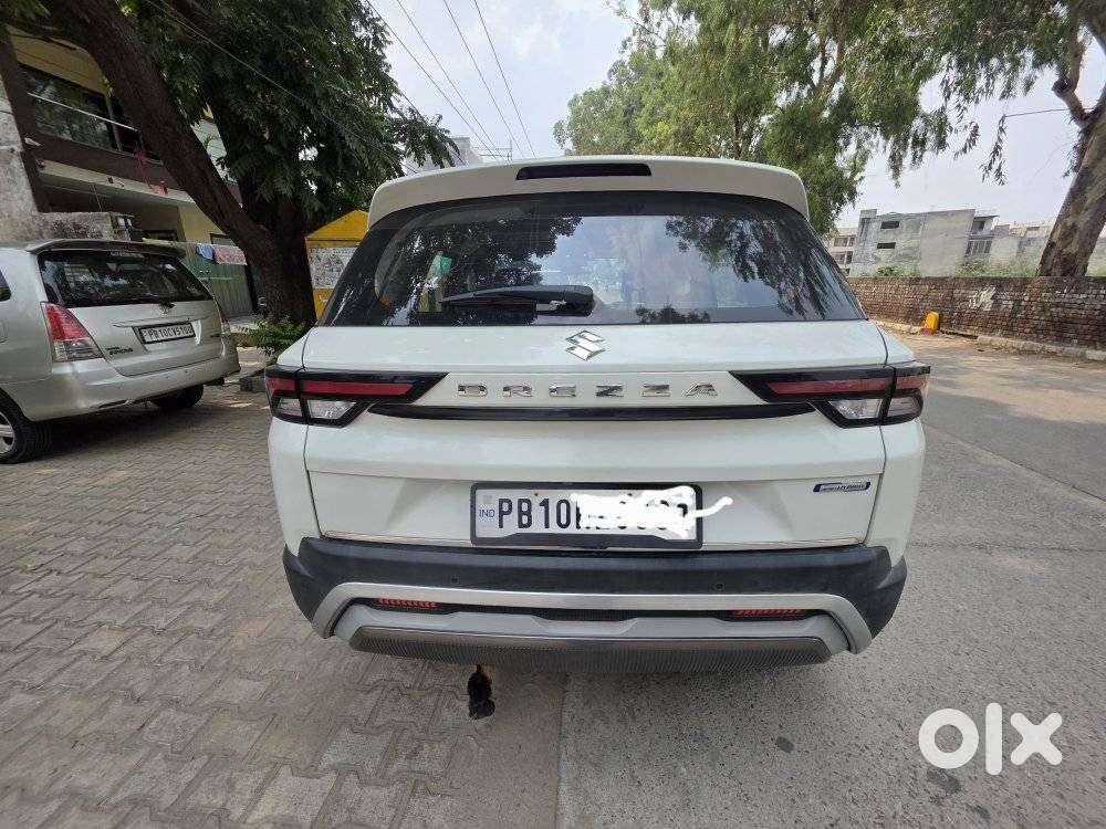 Maruti Suzuki Brezza 1.5 Zxi Smart Hybrid, 2023, Petrol