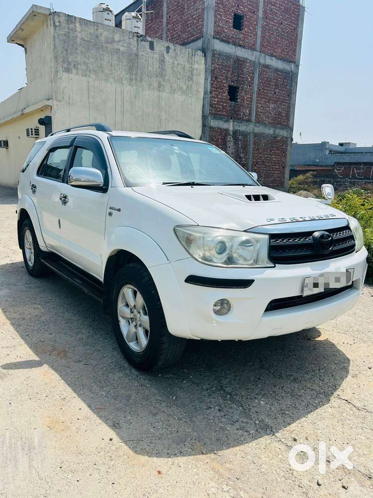 Toyota Fortuner 4x4 Mt 2.8 Diesel, 2011, Diesel
