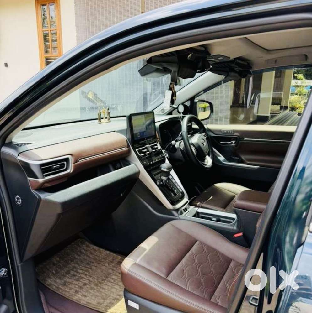Toyota Innova Hycross 2.0 Zx (o) Hybrid 7 Str, 2026, Electric
