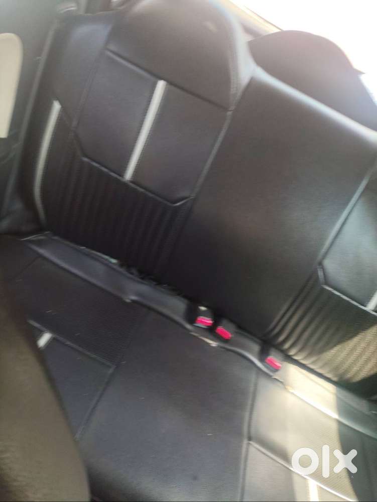 बड़ी गाड़ी लेने का इच्छुक हूं इसलिए बेच रहा हूं