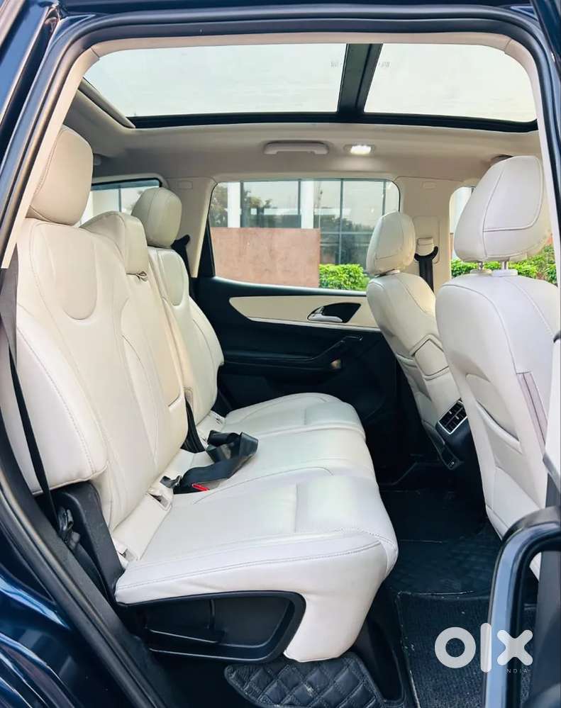 Mahindra Xuv700 2.2 Ax 7 Diesel At Str, 2023, Diesel