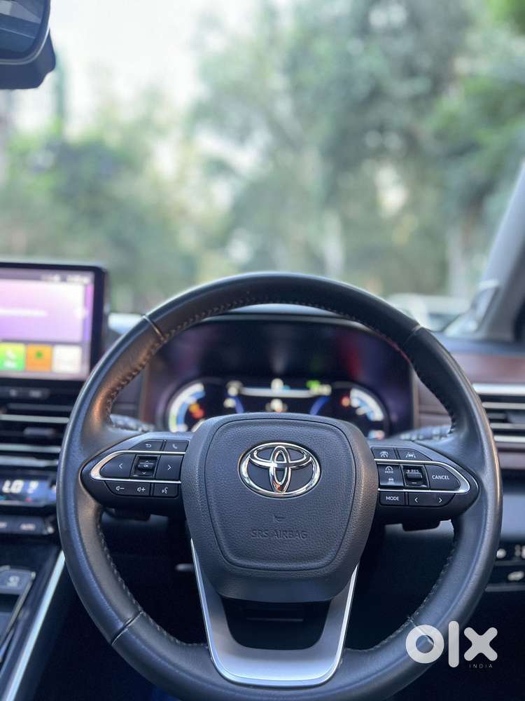 Toyota Innova Hycross 2.0 Zx (o) Hybrid 7 Str, 2025, Cng & Hybrids