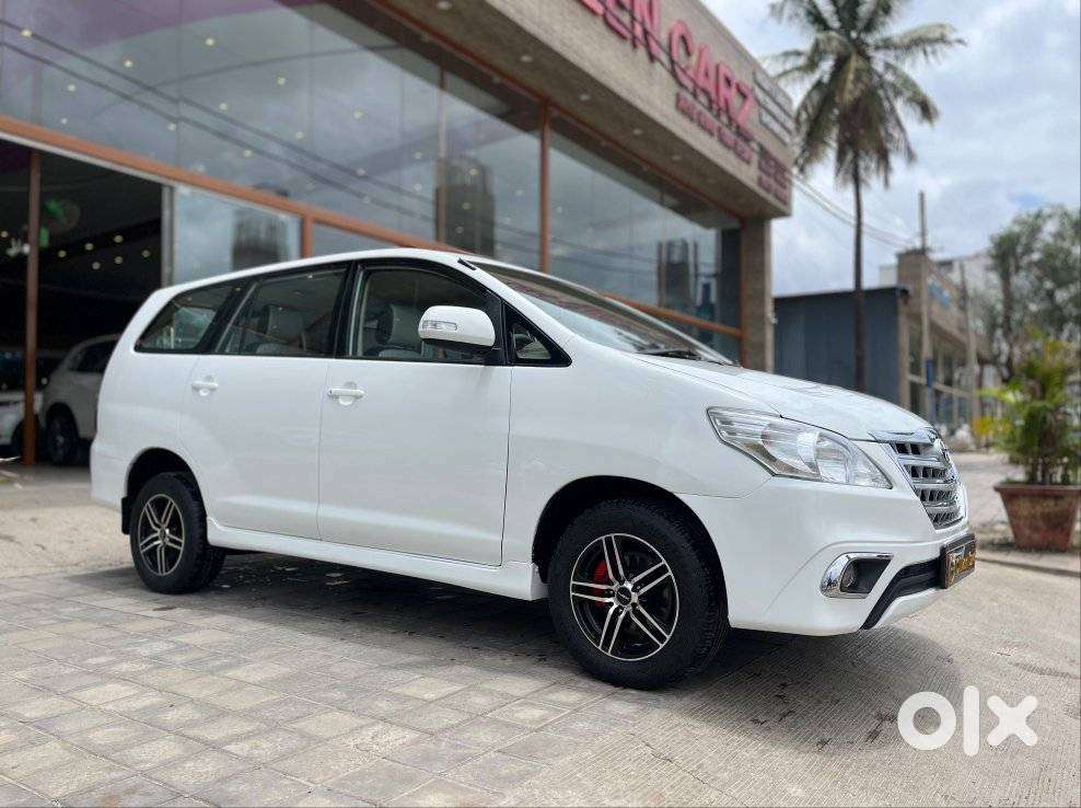 Toyota Innova 2.0 E, 2009, Petrol