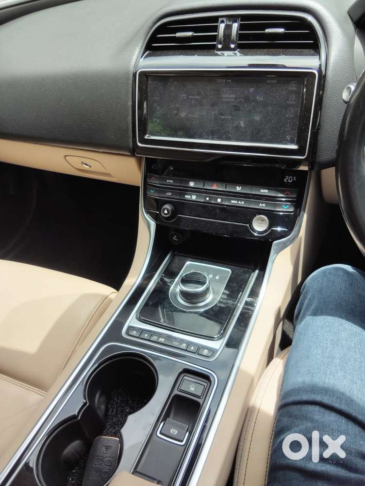 Jaguar Xe Prestige, 2016, Petrol