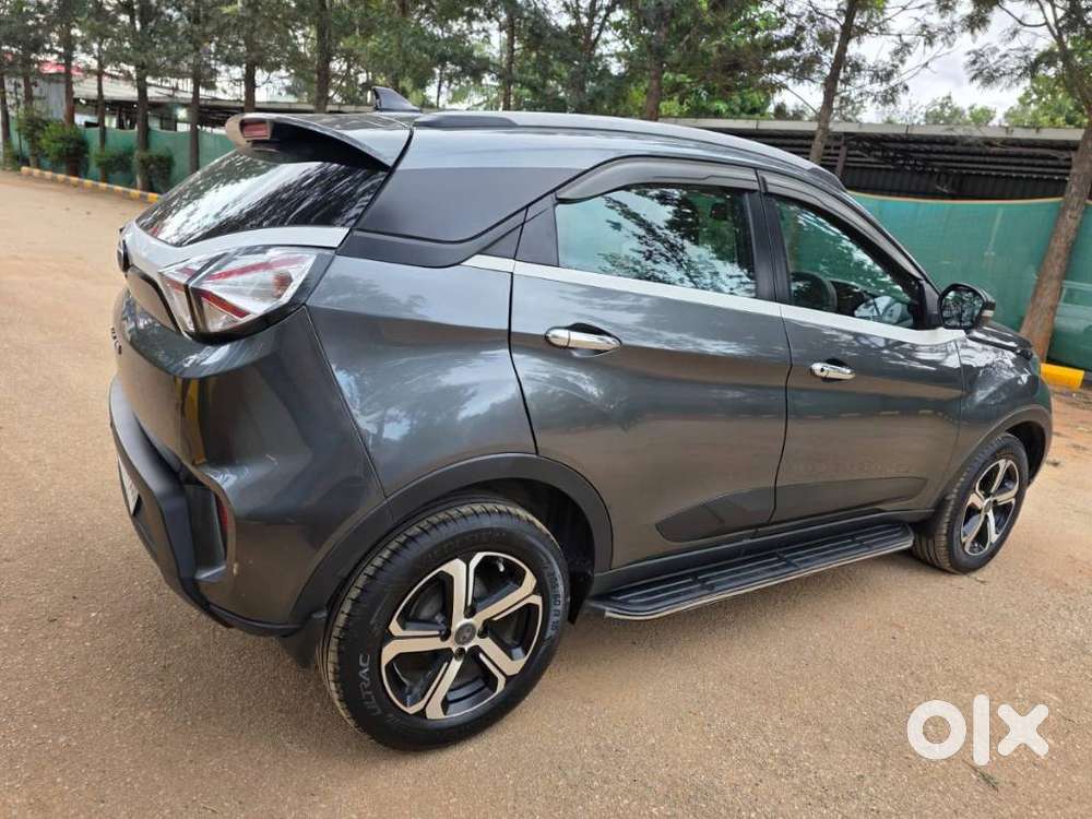 Tata Nexon 1.2 Revotron Xma Amt (s), 2023, Petrol