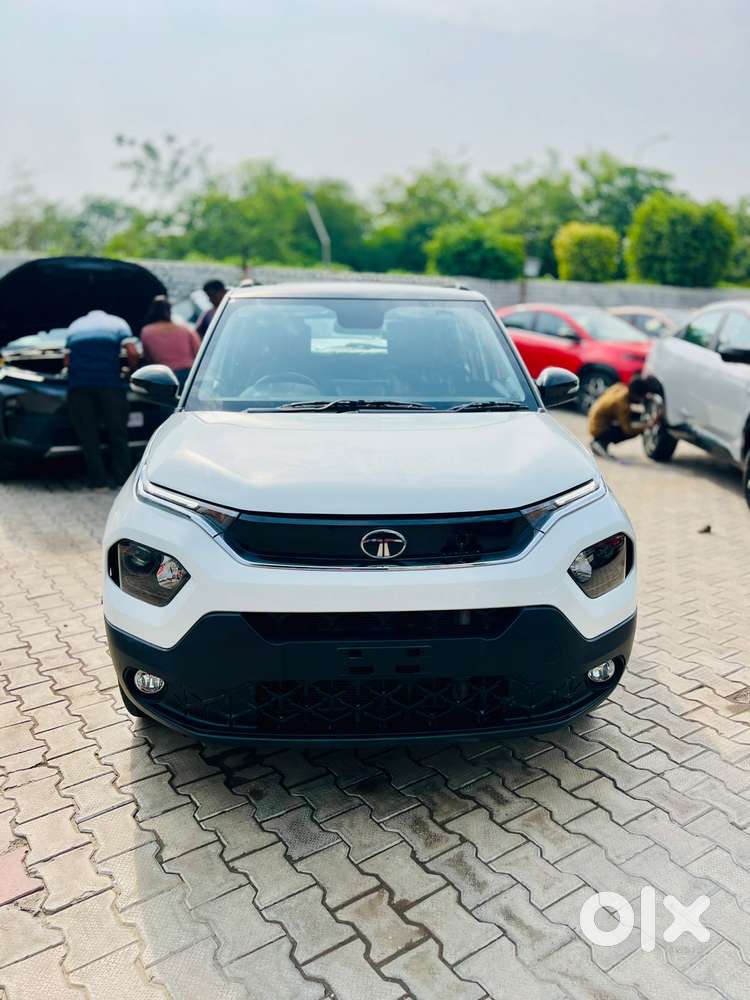 Tata Punch Creative Flagship Dual Tone Amt, 2025, Petrol