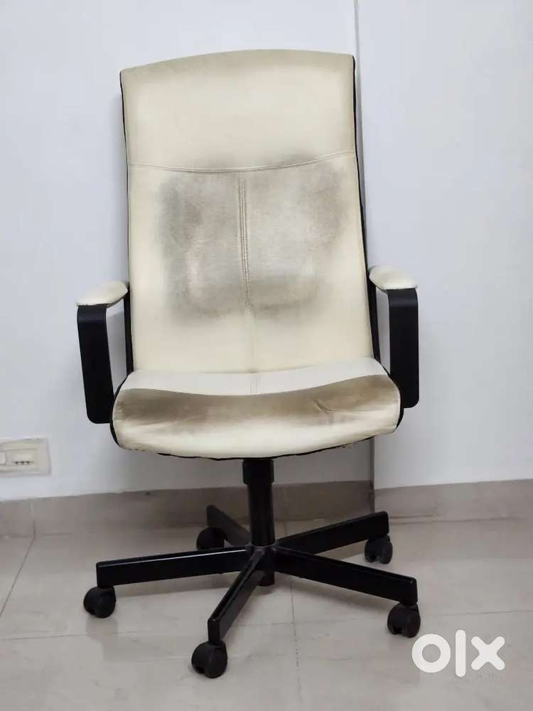 Millberget best sale office chair