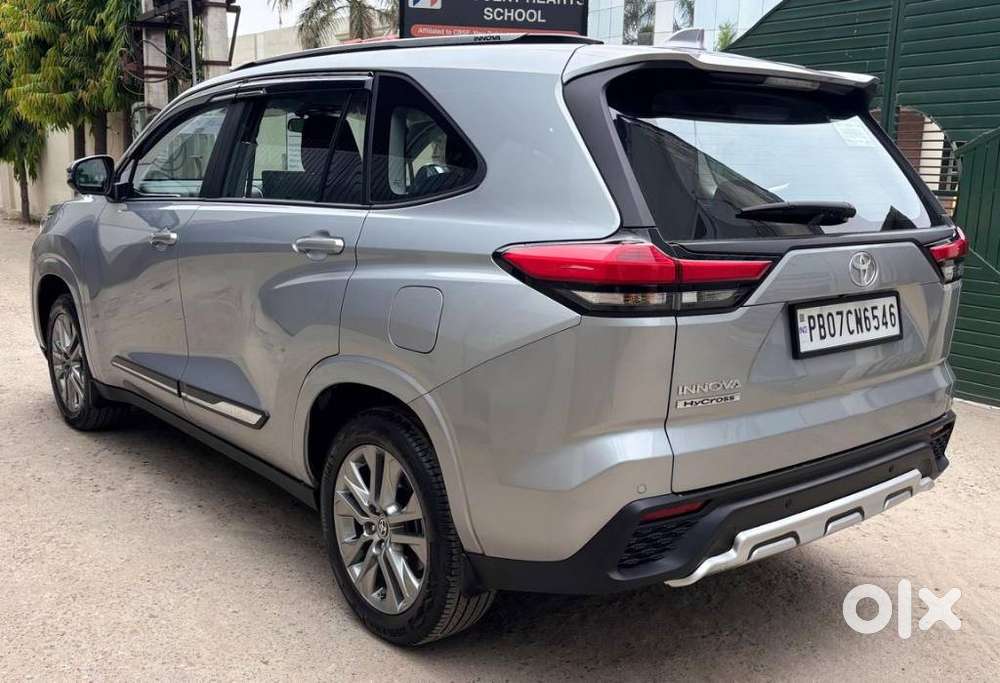 Toyota Innova Hycross, 2026, Petrol