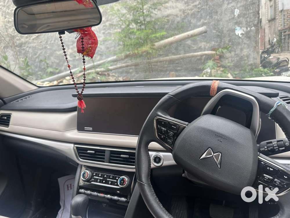 Mahindra Xuv700 Ax7l Diesel 2025