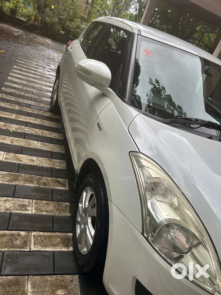 Maruti Suzuki Swift Zxi 2012 Petrol Good Condition