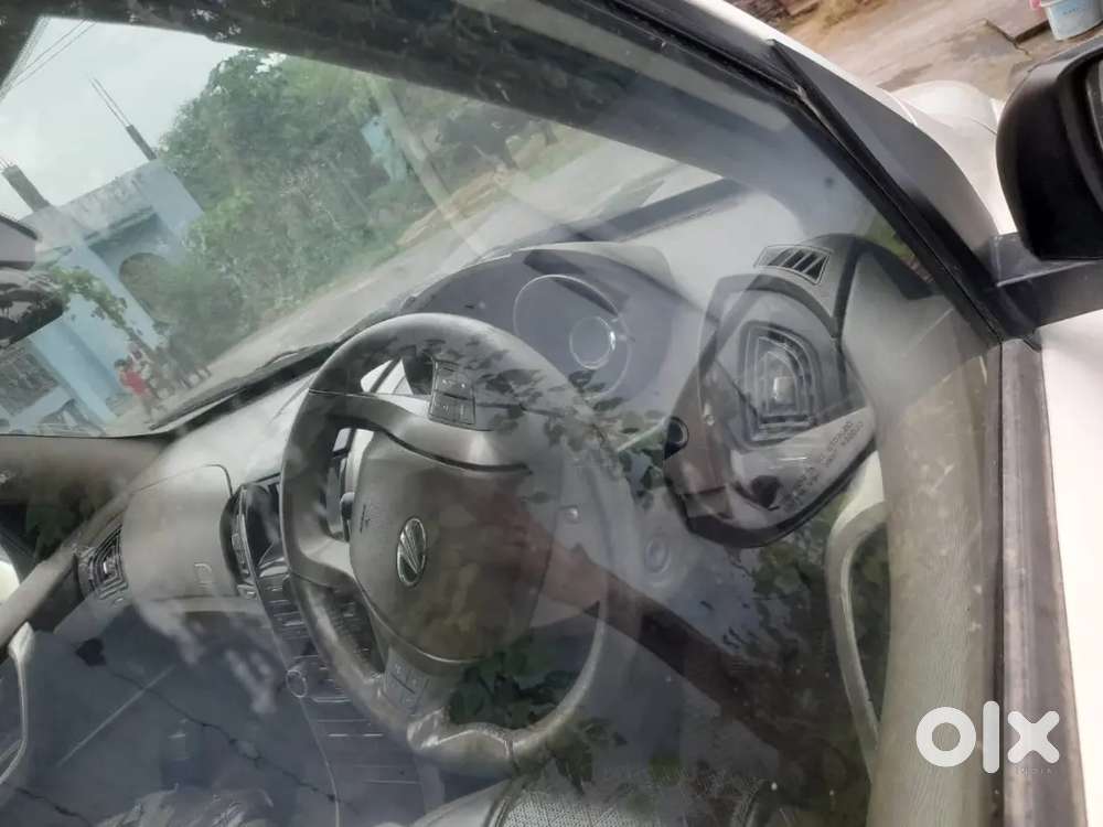 Mahindra Xuv500 2014 Diesel 98000 Km Driven