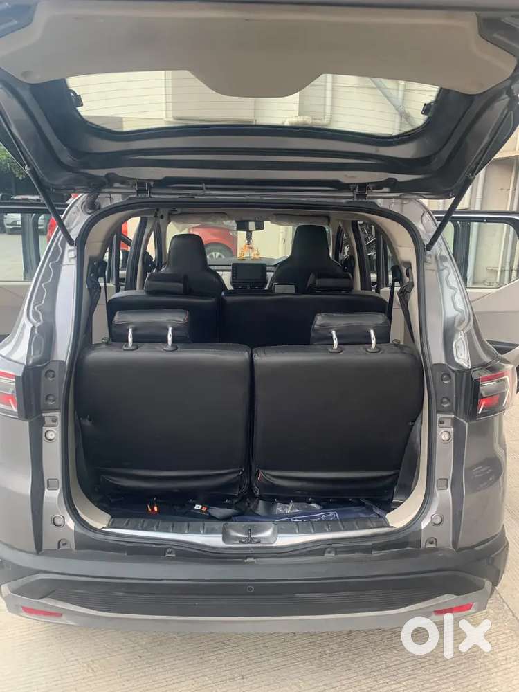 Renault Triber Petrol Automatic 2025 Topend Model Car