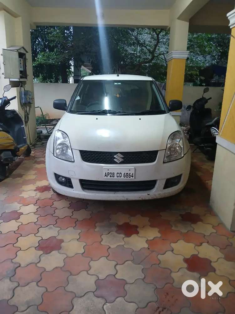 Maruti Suzuki Swift 2010 Petrol 100000 Km Driven
